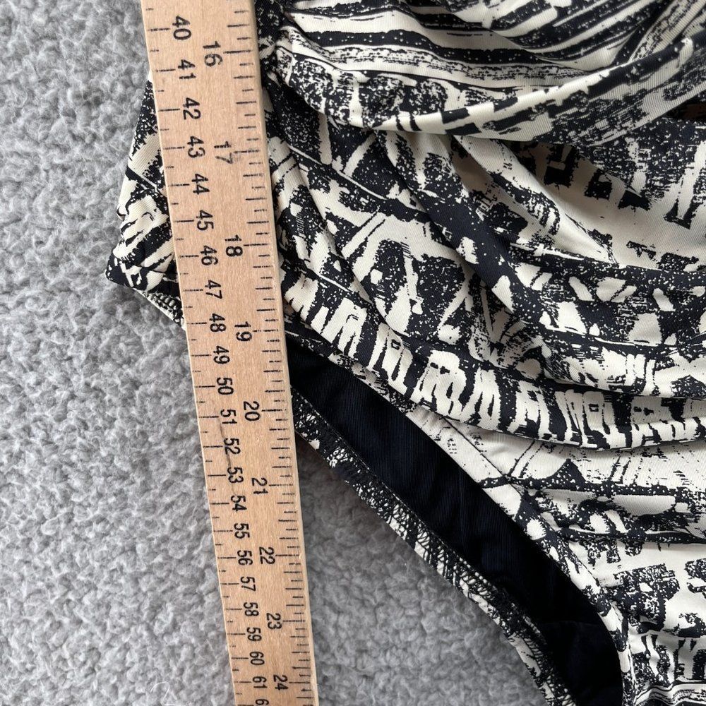 Badgley Mischka Black and White Patterned One-Piece Swimsuit. Stunning! Size 6 - Picture 10 of 14
